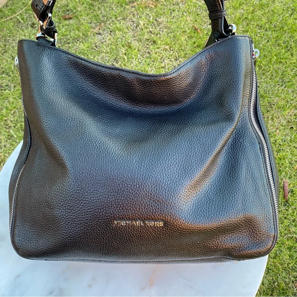 SOLD Michael Kors Large Pebbled Leather Hobo Shoulder Bag - Picture 3 of 14